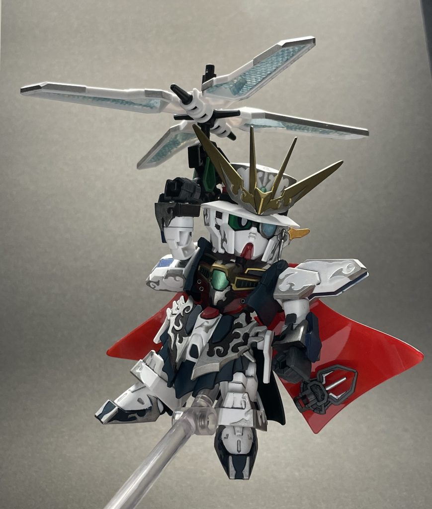 他のキャラに比べて白の面積が多いので、塗り分けは少しだけ楽でした。ガンダムXのサテライトキャノンのリフレクターがヘリコプターのローターになるギミックは面白いですね。