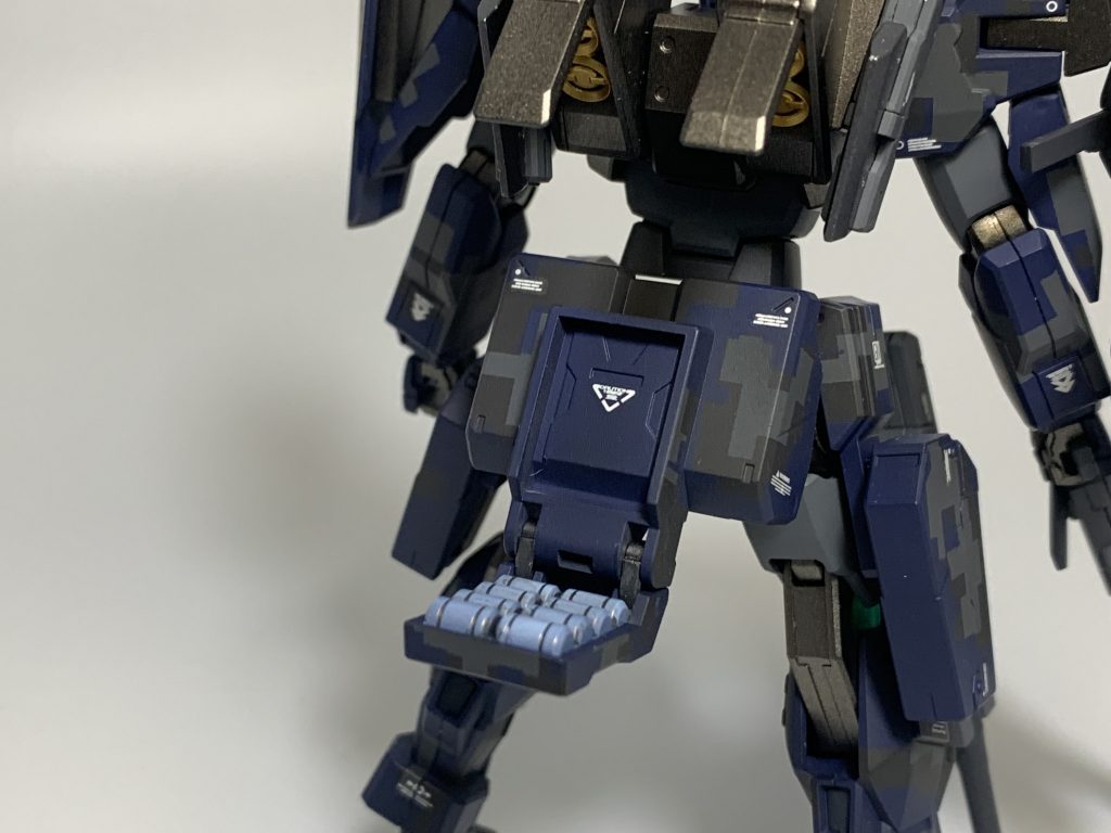 後ろのGN機雷、GNミサイルは展開可能になってます！