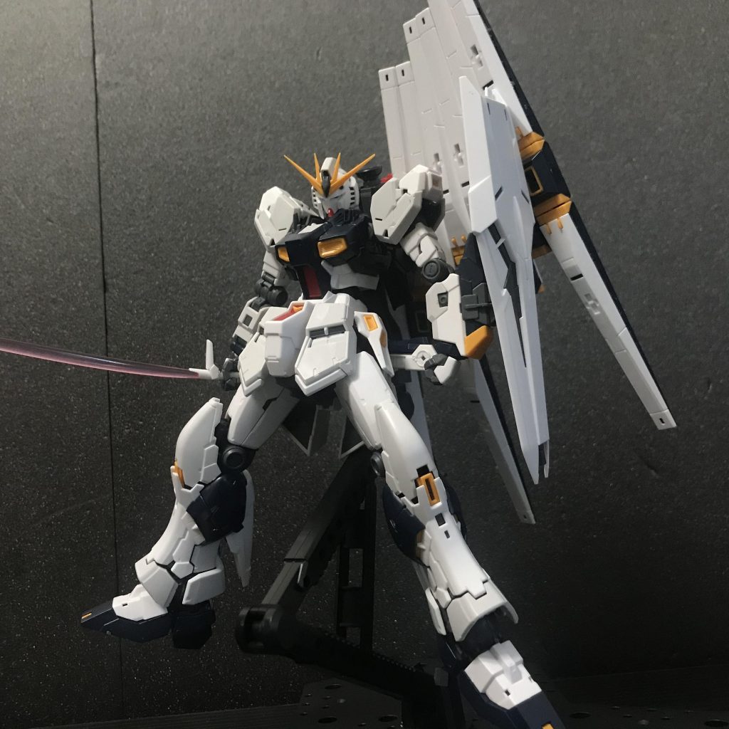 ビームサーベル普通のサーベルと少し形が違い、とてもかっこいいですよね！ （知ってるよ）