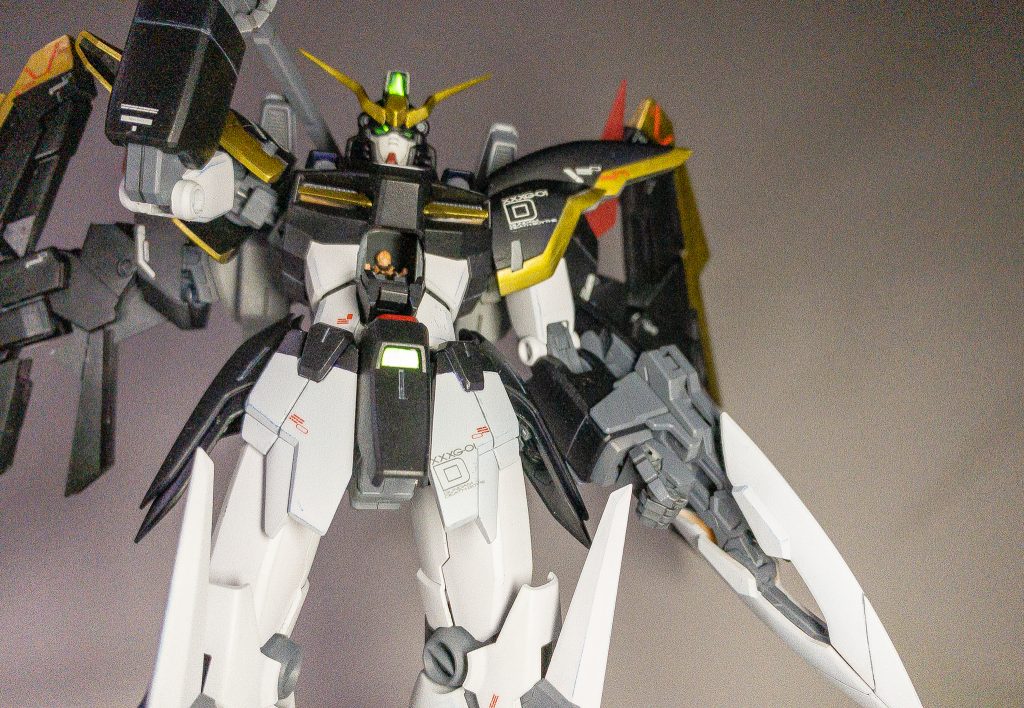 見上げイメージとデュオ・マックスウェル