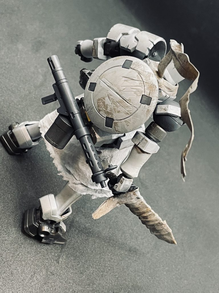 盾に走る傷が戦いの激しさを思い出させます。2ボスが強いんですよね。私もあそこで詰まりました。