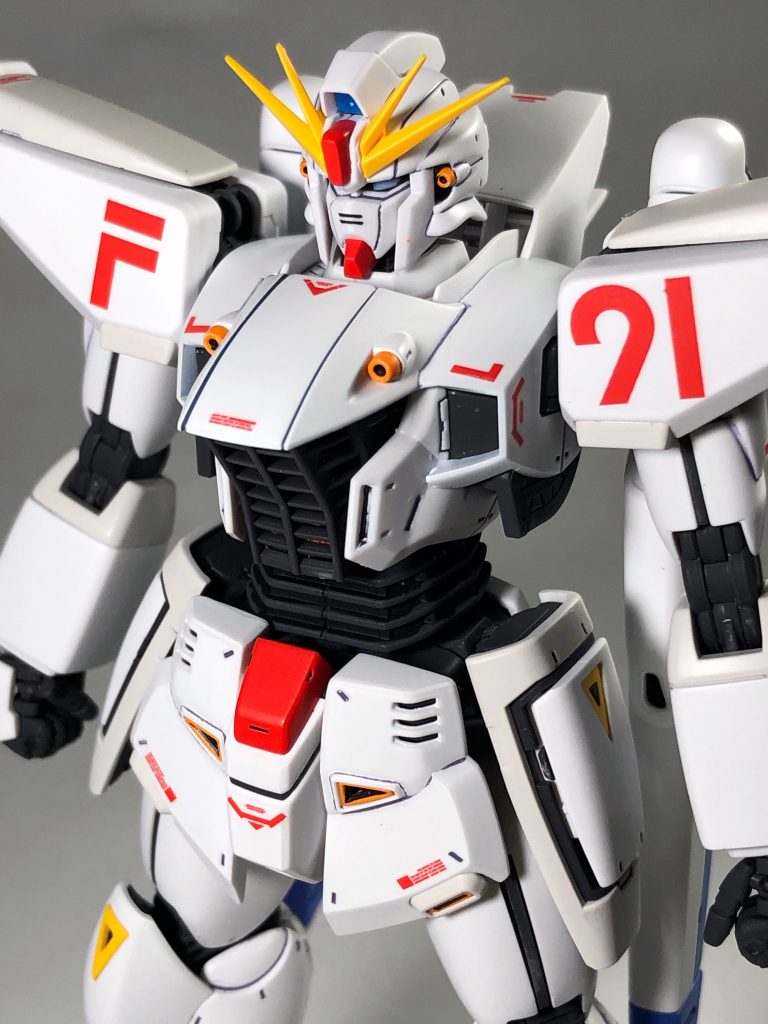 デカールは付属のデカールと、ホビージャパンのデカールを使いました。