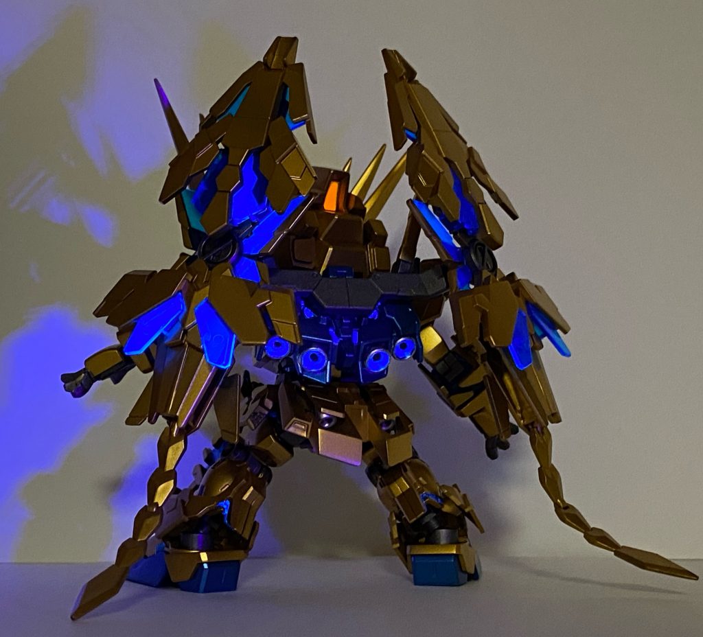 アームドアーマーDEを二枚も背負ってると後ろ姿に迫力が出ますね