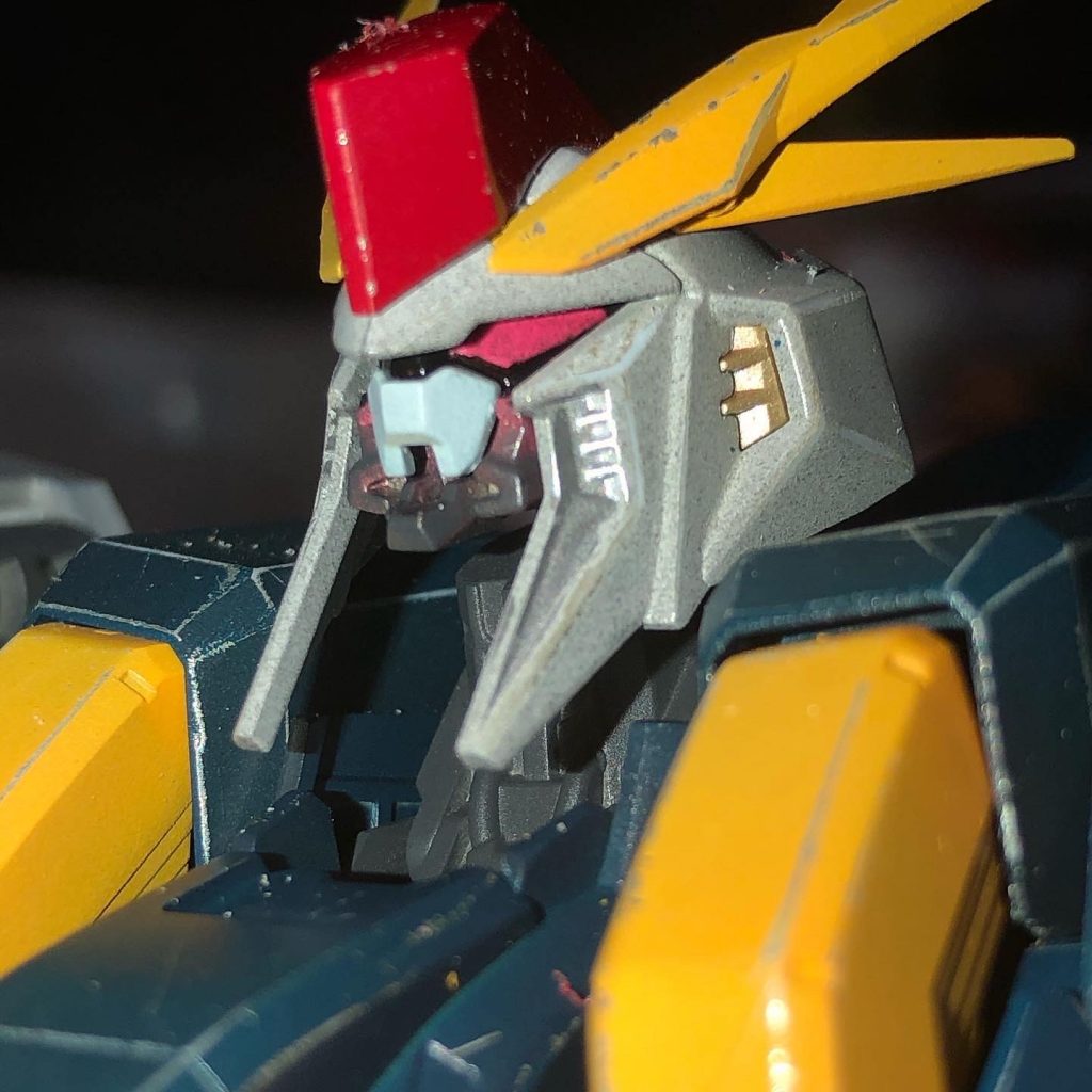 アップです。蛍光ピンクで塗ってます。