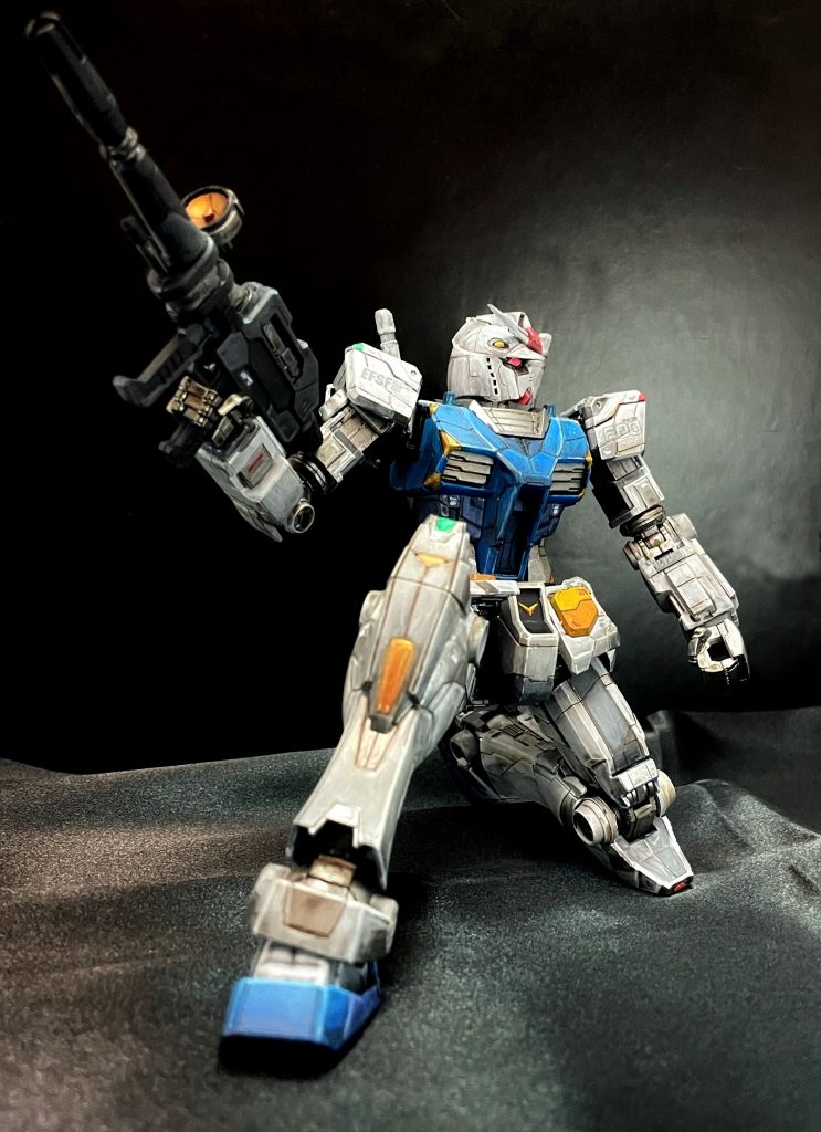 この横浜ガンダム、素組みした時は、モールドが深くクッキリしていて、最初はちょっと鬱陶しななんて思ってしまいましたが。筆塗りしてたら・・・。コレがちょうどいいアクセントになってくるんですね🤩筆塗りするには、このくらいのモールドの方が良かったのかもなんて思いながらなってました🎨