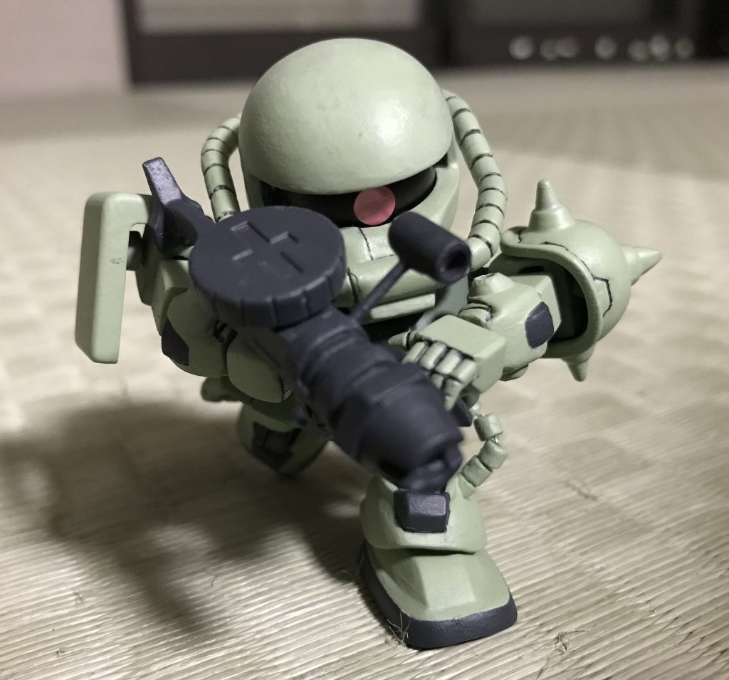 片膝付き銃構えポーズが出来ます。微妙に片膝ついてないですけど。