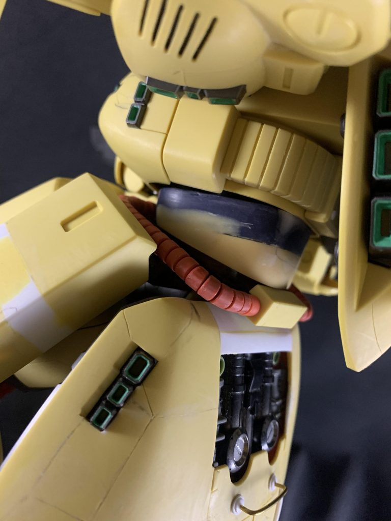 腰を延長したりスジボリ追加したりしてます。