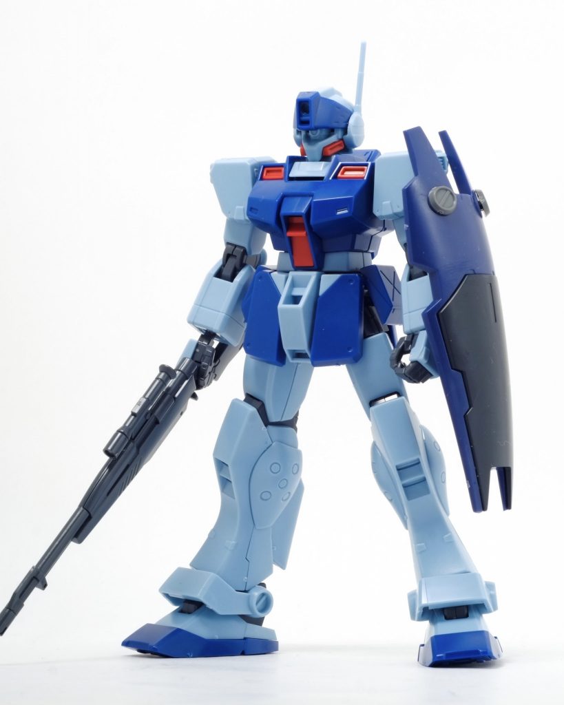 beforeの素組みです。寸詰まりで少年みたいな佇まいですね。