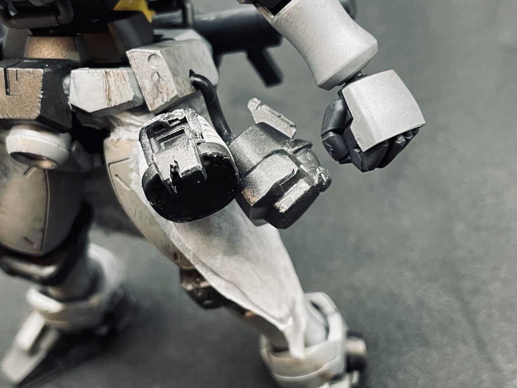 ぶっ壊した敵の首級を腰にぶら下げてる最低野郎