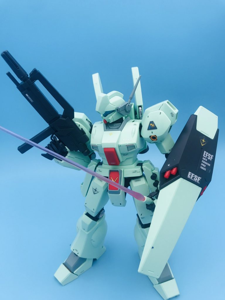 量産機のなかでもジェガンが一番好き。