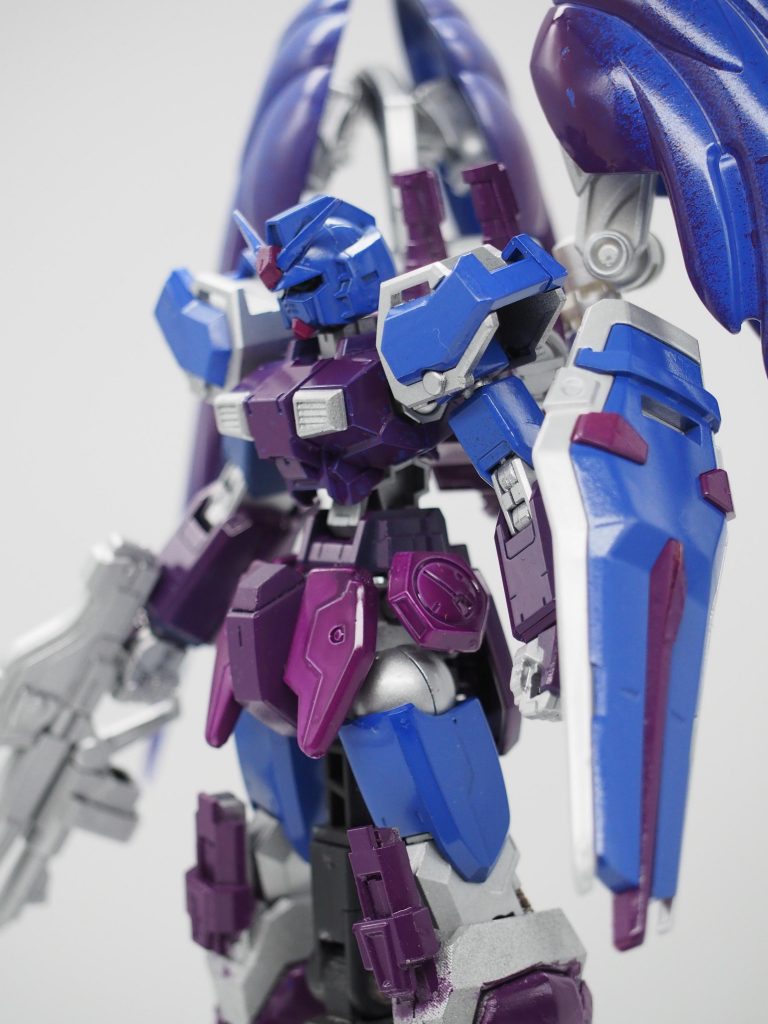 ギックリ腰で作業が進まず、塗装はラッカースプレーで塗りました。