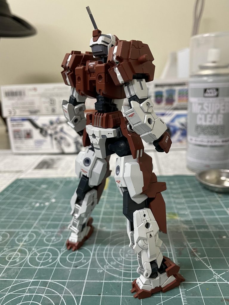 背面。　正面に比べると紙装甲なので背後を取られると死ぬ。　慈悲はない。しかし真正面から突撃しかしない（できない）ため問題ない…ハズ。