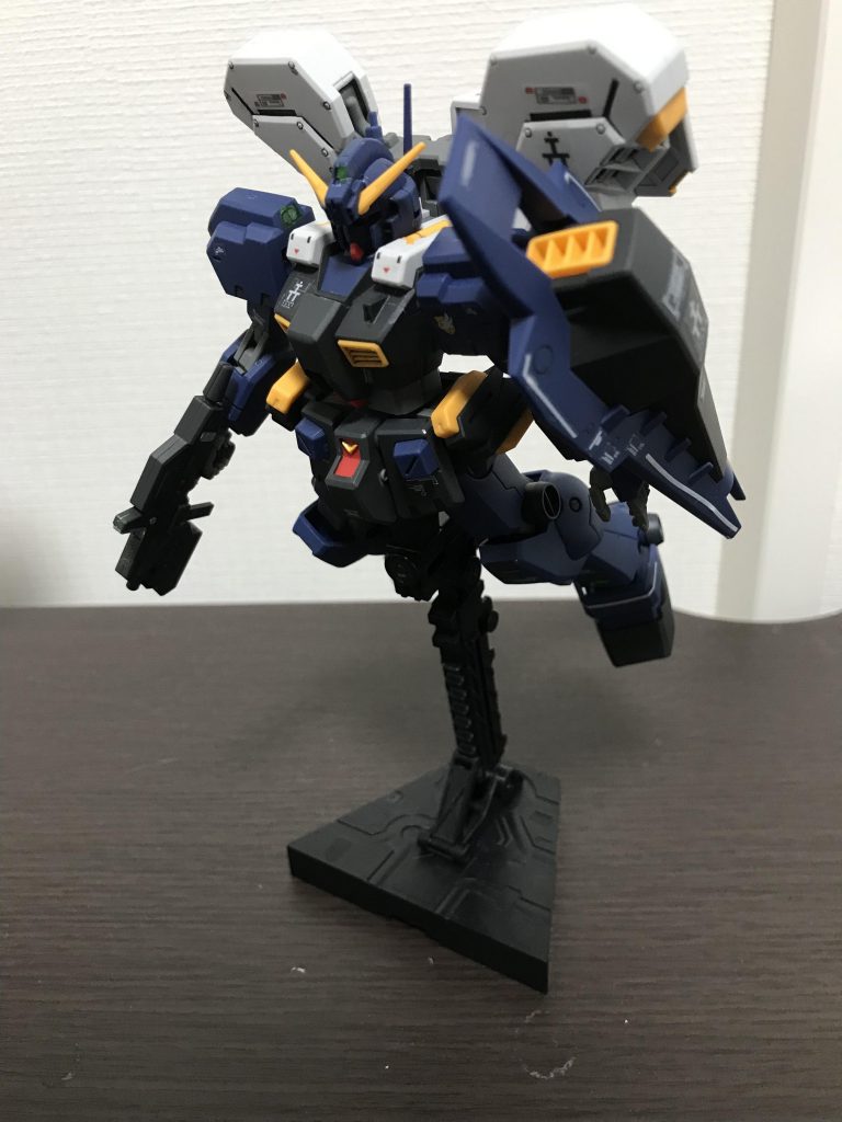 背面は映さない前提でシール等をサボりまくったので無しです…