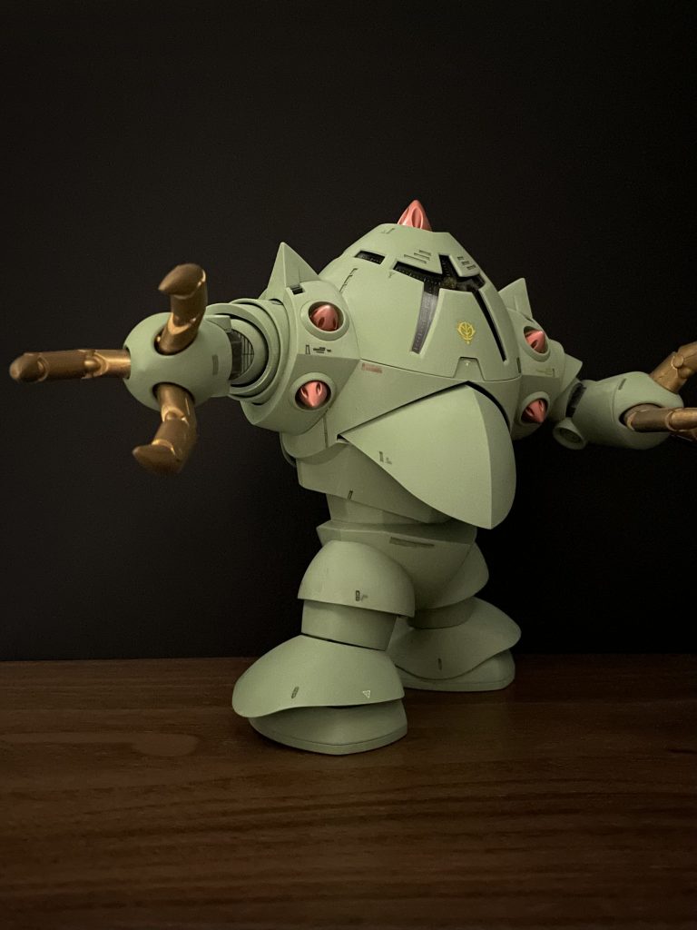 ゾックでカッコいいポーズをキメるのはなかなか難しいです。