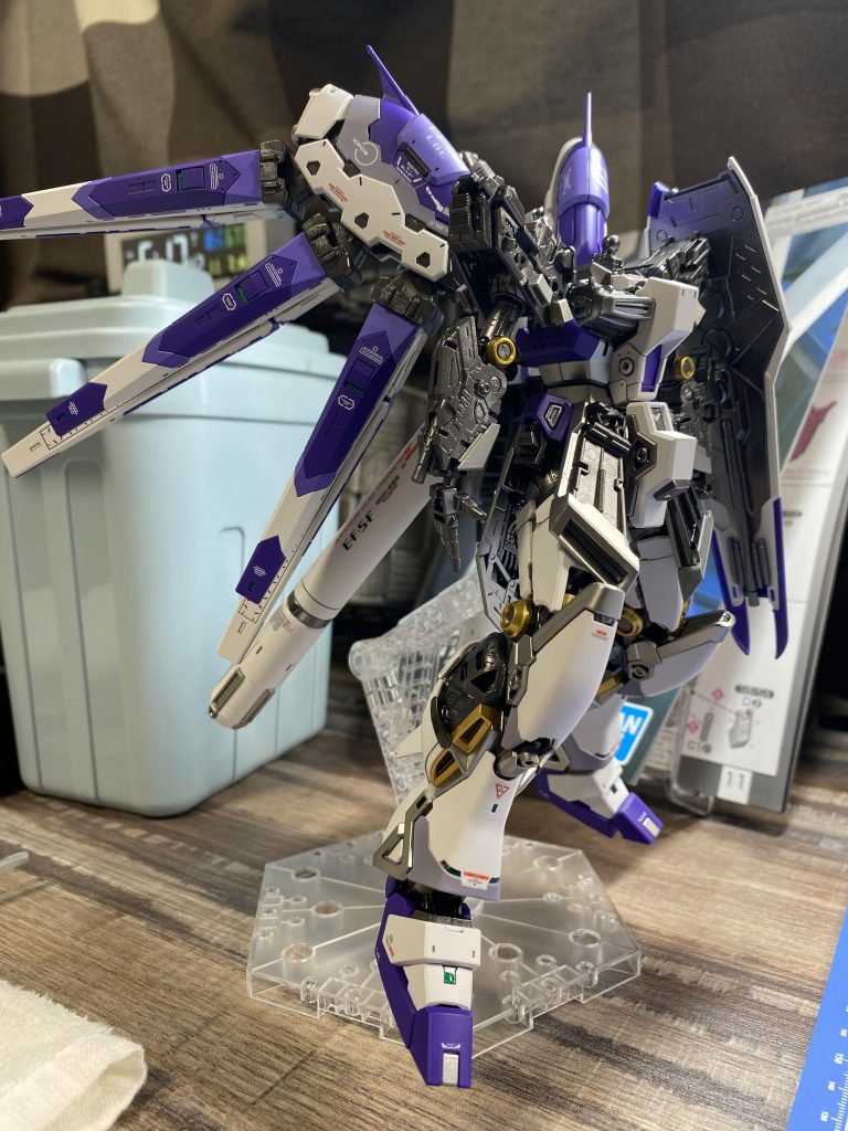 モビルスーツの製作工程を見てるようです