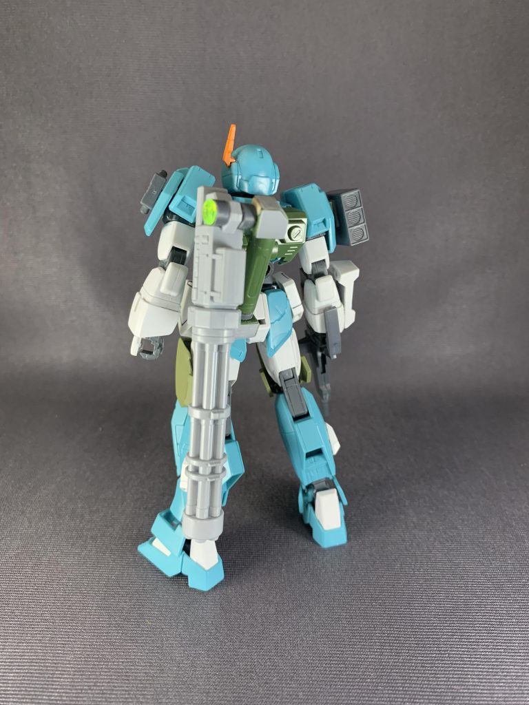 あと、1/144 ランチャーストライカーがちょっと干渉するもほぼピッタリ合ったので着けてみることにしました😌一緒にガトリングも添えてます(笑)