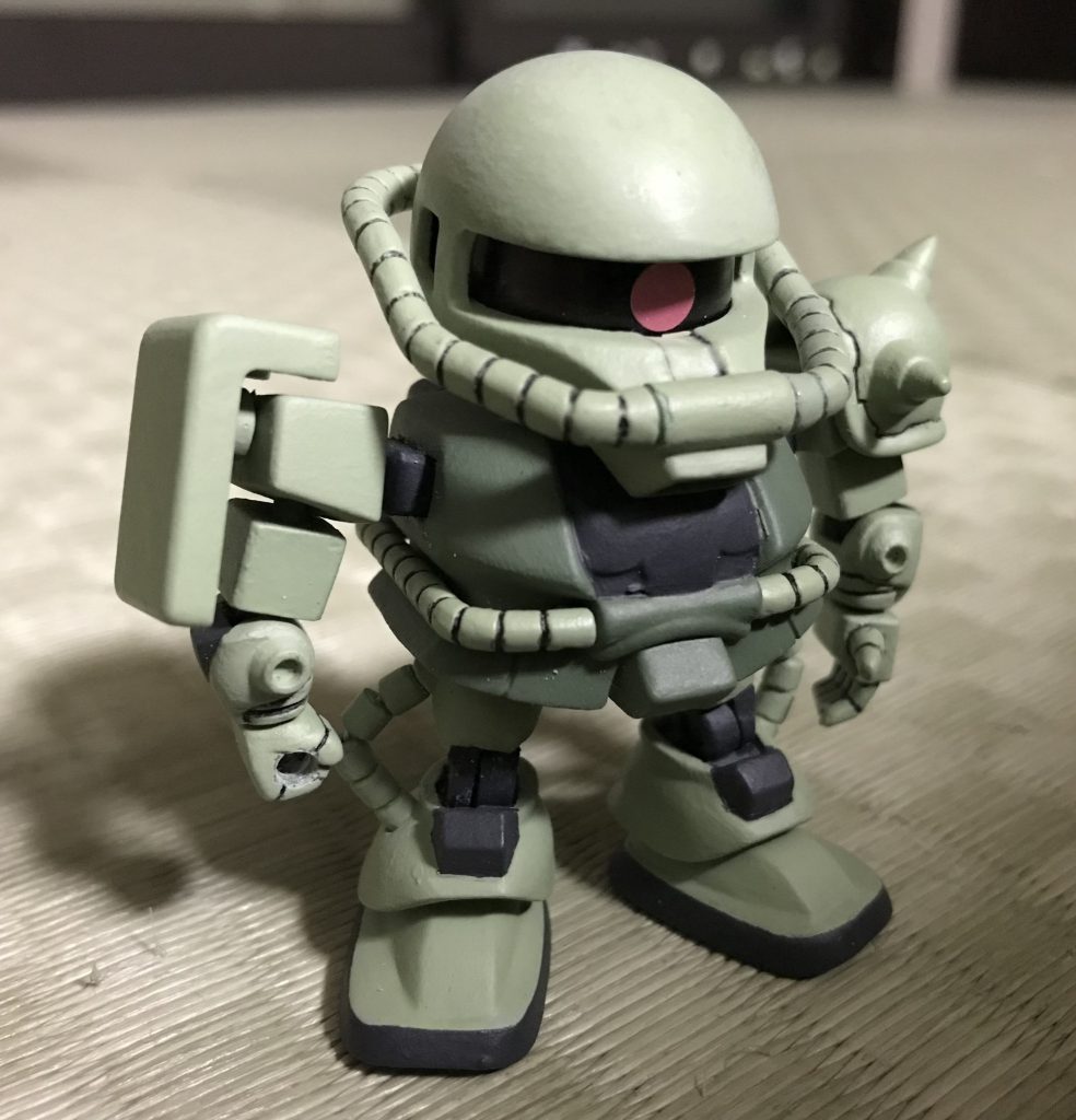 塗装後、塗装の厚みで組み合わせが不具合になったり、塗装が剥がれたり、あとプラ棒で作った足の可動式動力パイプが外れて付け直すのにかなり苦戦しました。もっと丁寧に作ればこういった問題は発生しないと思います。雑な作りです。