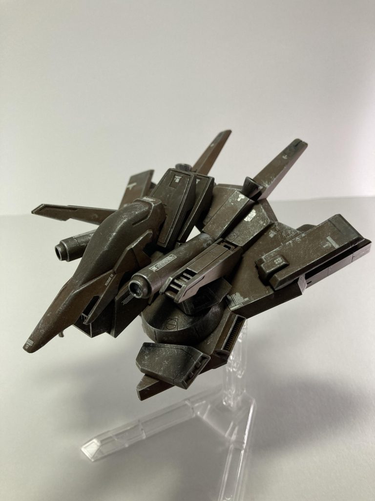機動性と引き換えに空中戦及び索敵が可能なシールドファンネルを装備。強化人間及び、NT搭乗時操作可能。(シールド内コクピット有。単機操縦も可能。)