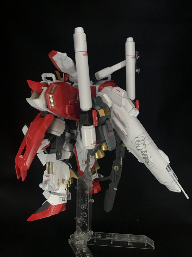 背面です。バックパック及びスタビライザーはMGを改造してごつ盛り感を出しています。