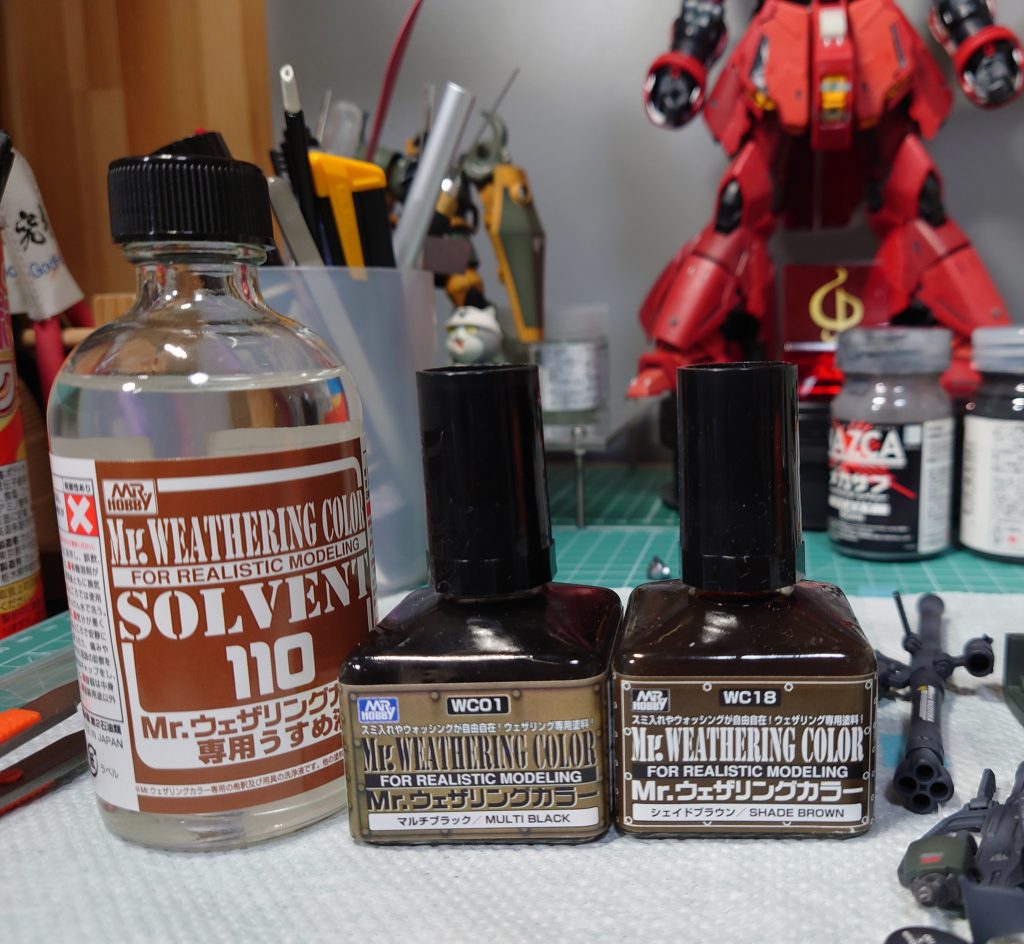 トップコート後、ブラックを使用。キッチンペーパーで、全体を拭き取りました。