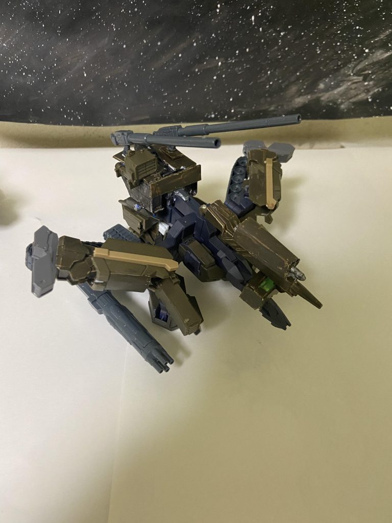 ロトクロスアーマーアーマー状態の姿この状態でも援護射撃が可能で必要に応じて分離合体が可能なのは他のアーマーと同じです。