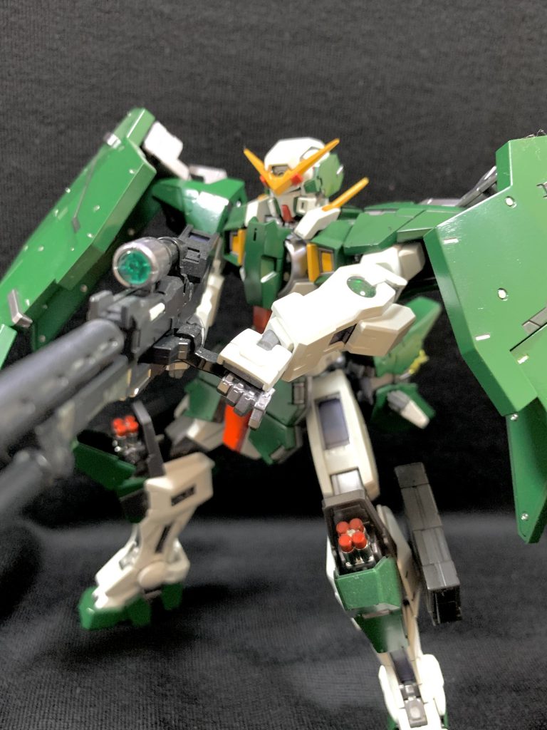 両足の弾丸は、ガンダムマーカーのメッキシルバーで塗装