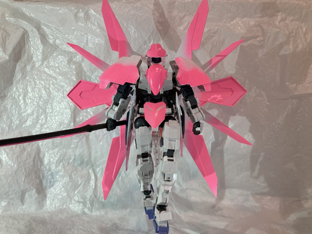 空中戦モードあらゆる方向ににスラスターが向くので、機敏に且つ繊細な機動が可能になっています。