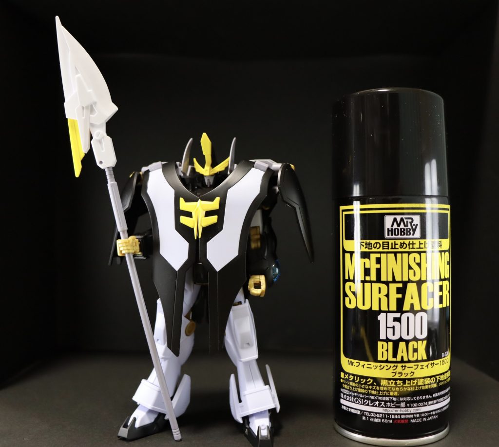 白パーツをサーフェイサー黒、口を赤に、槍をシルバー→クリアーブルーで塗装しました。