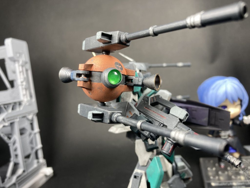 センサー部はガンマカのメッキシルバーにHアイズ。めっちゃ光ります。