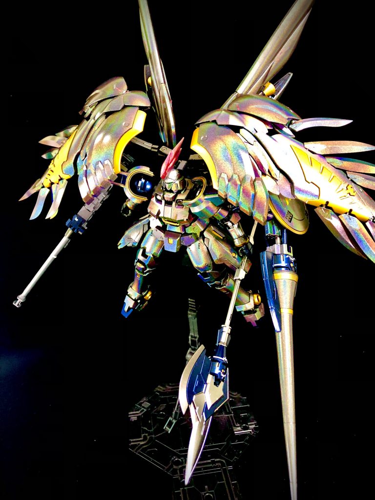 新規造形の翼はOZの象徴である鳥の刻印が為されています。