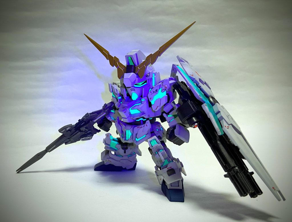 サイコフレームはガイアノーツさんの蛍光ブルーグリーンの上に蛍光イエローグリーンでグラデーションかけてあるのですが写真では全くわからず…ブラックライトではキレイに光りますけど…