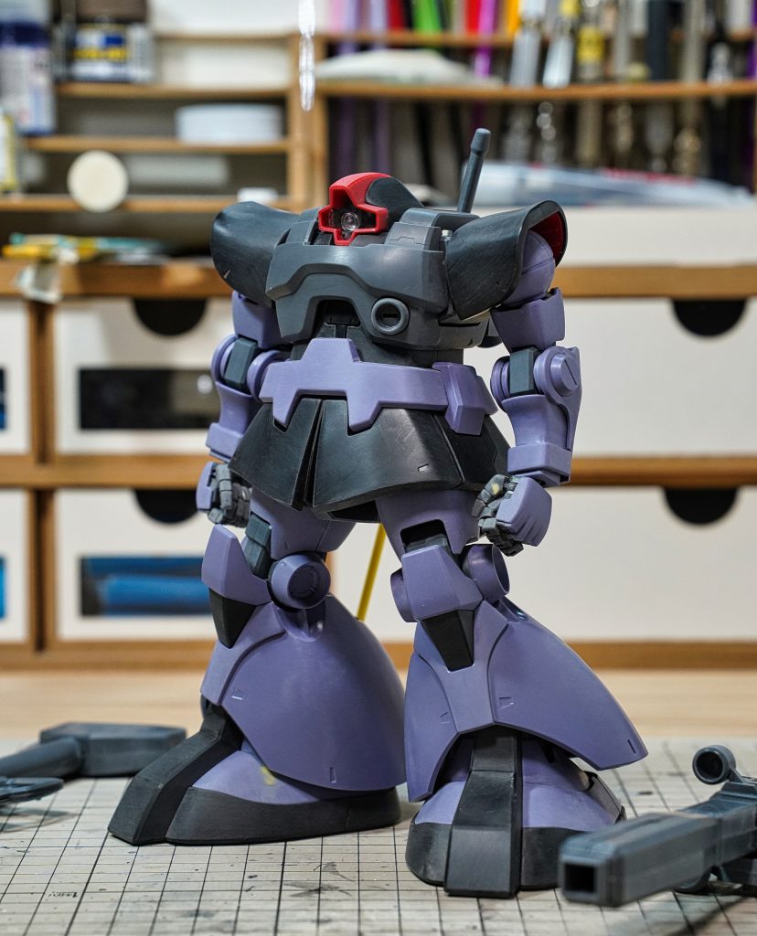 まずはストレート。ドムらしいどっしりしたイメージは十分に再現されています。