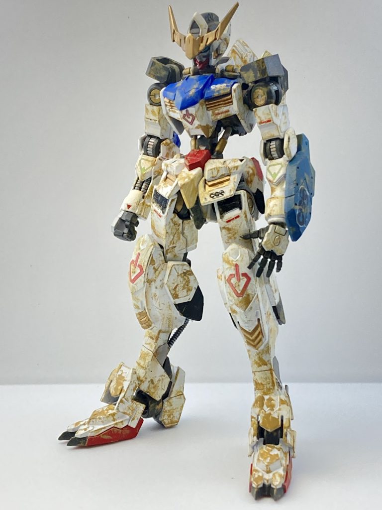 第1形態は最低限の整備しかされていない設定なら傷も残っているだろうと思い、全身に細かい傷をつけています。