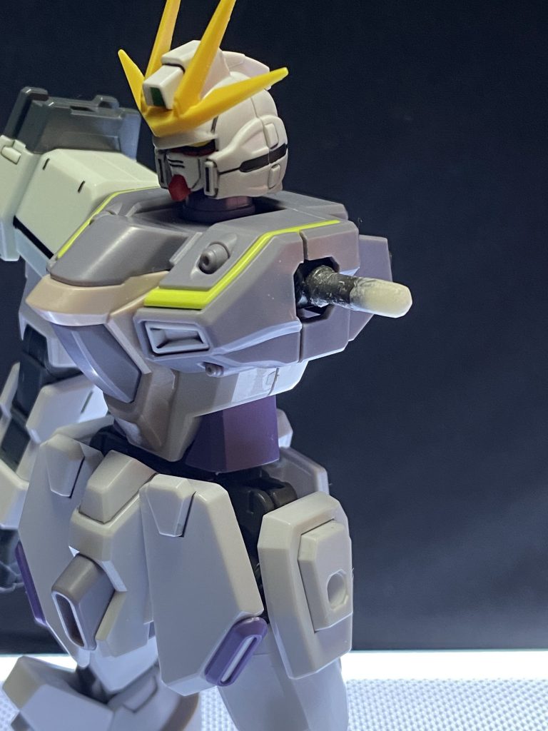 ボールジョイントを切り落として、3mm棒化して延長してます。