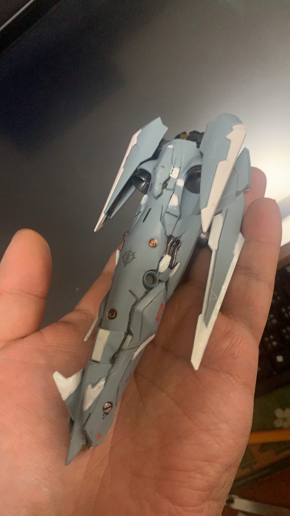 ガーベラからパクってきたシュツルムブースターもこの通り表面にジャンクパーツを貼りまくってゾアン風の随伴機にカスタム!割といい感じにゾアンっぽく出来たかと。