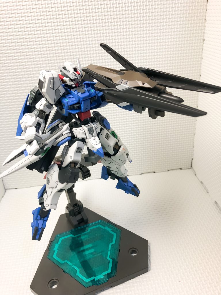 パイルパーカー部は、そのまま使えるだけでなく、レールガンのように高速で打ち出せる射撃形態にできます。