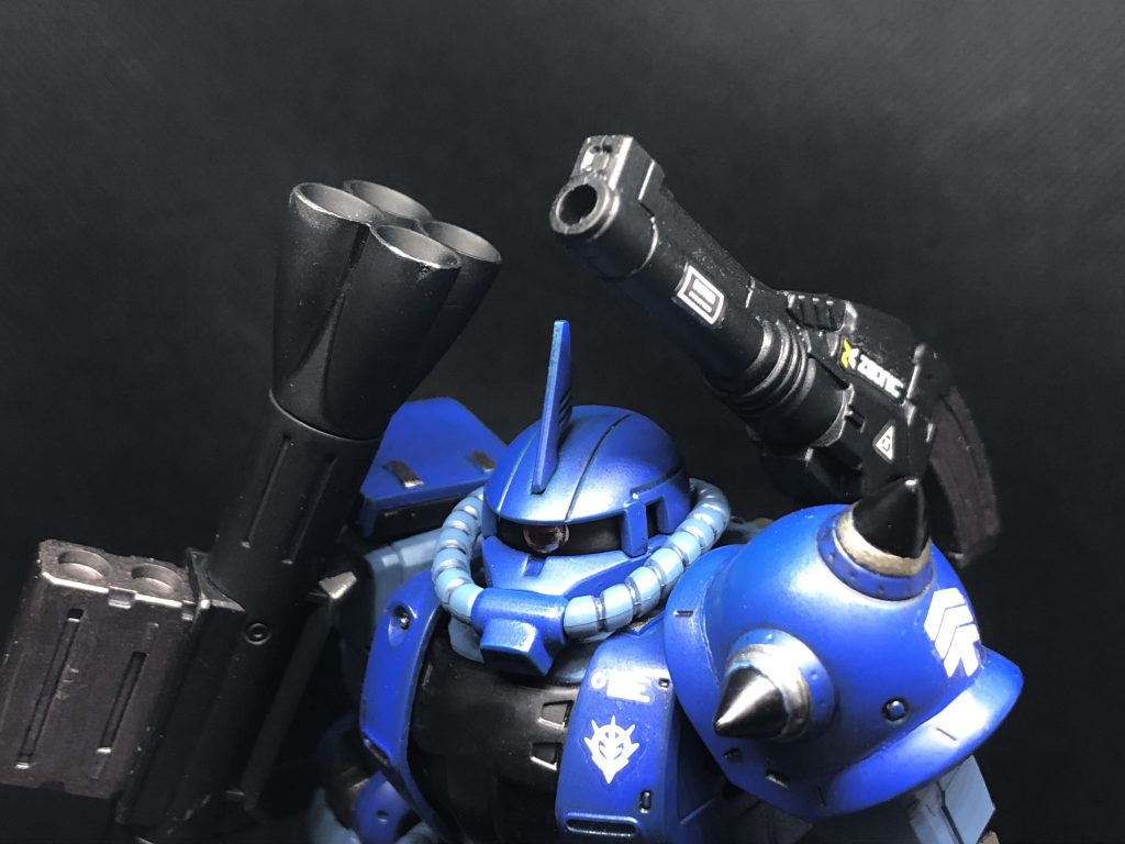 オリジン版ガンダムで余ってた、ショルダーキャノンを、センサー？部分だけ切り外して、取り付けてみました😬