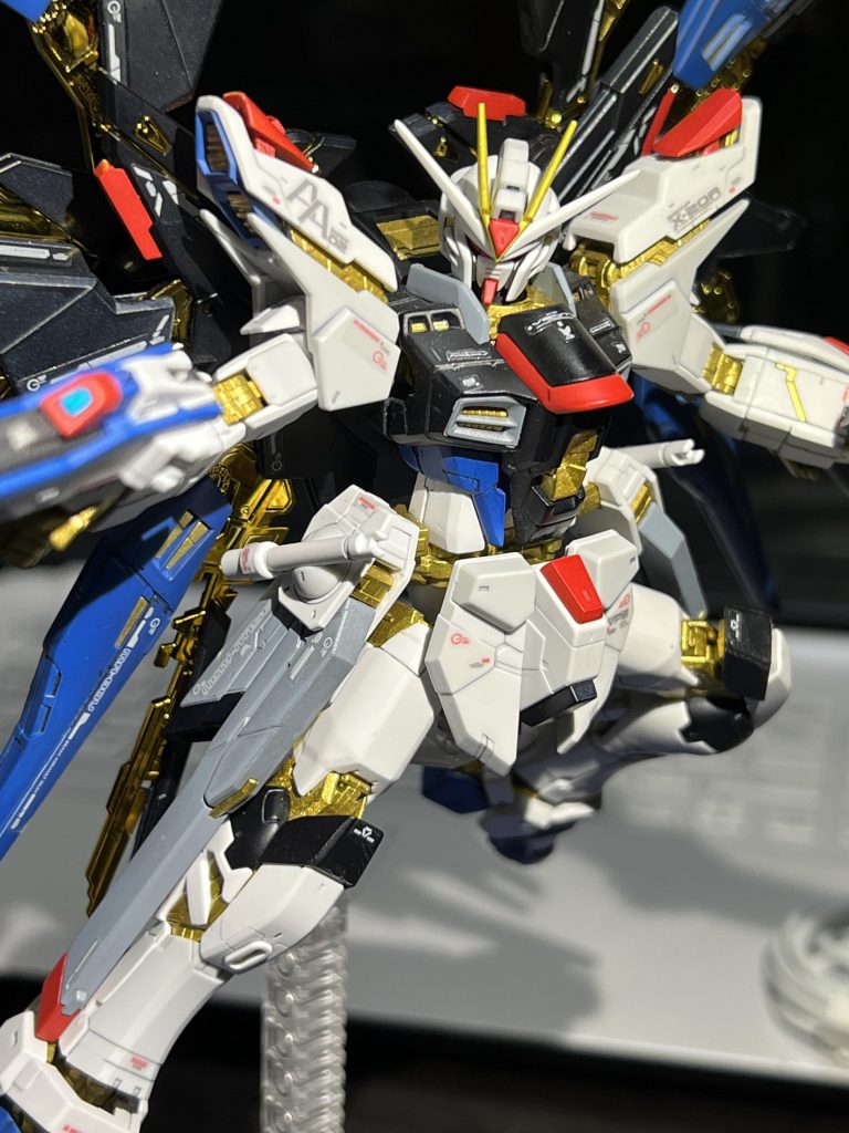 ビームライフルを構えて。