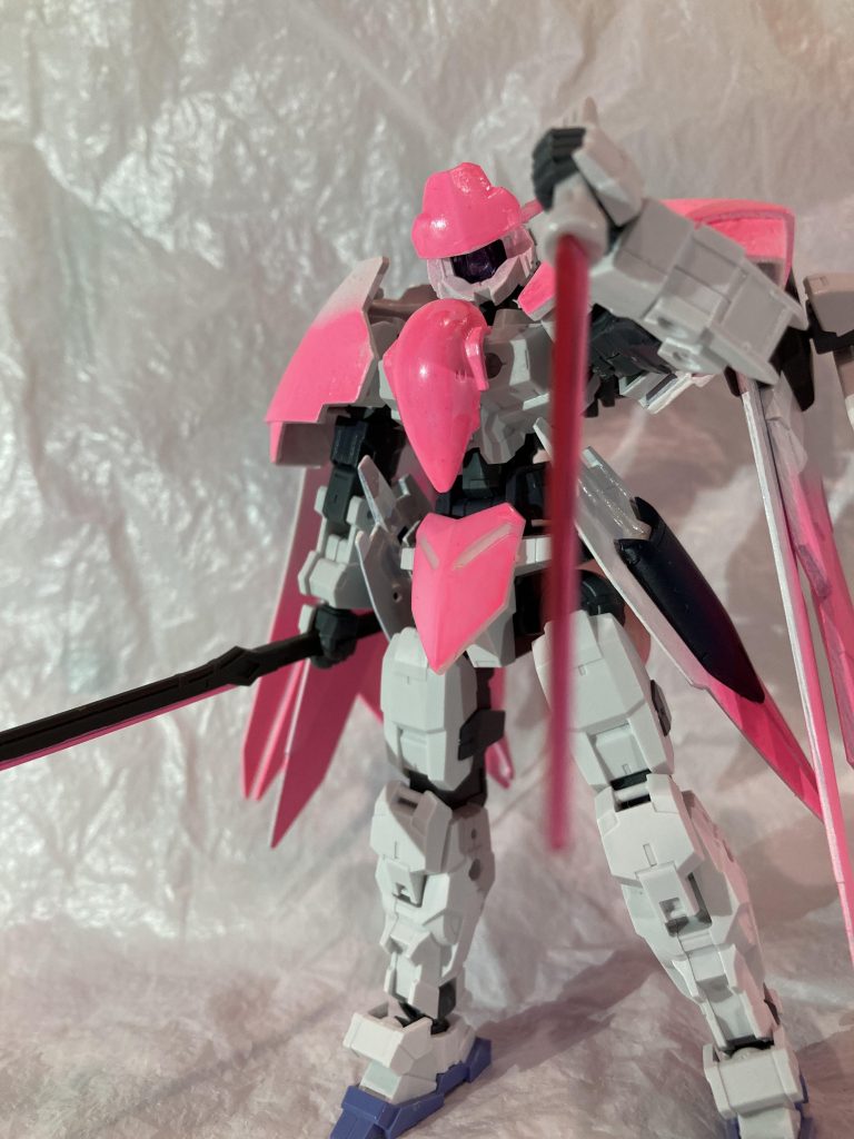 ビームショートサーベルを小太刀のように扱えます。