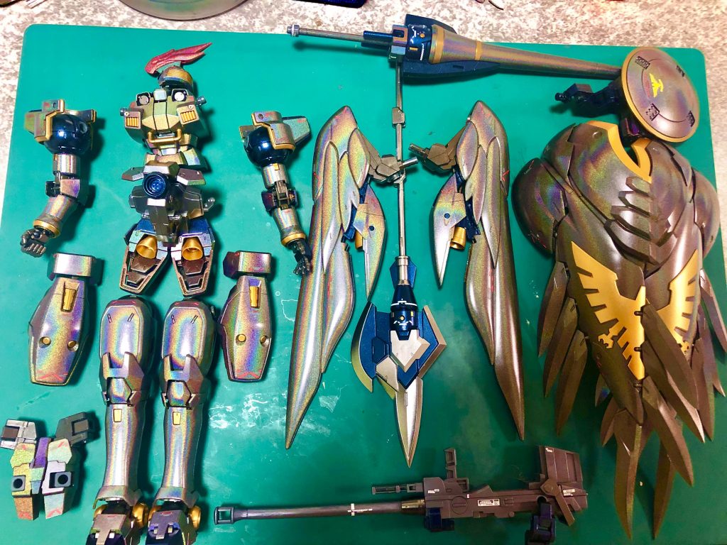 組立前。実は、付属デカールを貼っていますが全然目立たず…