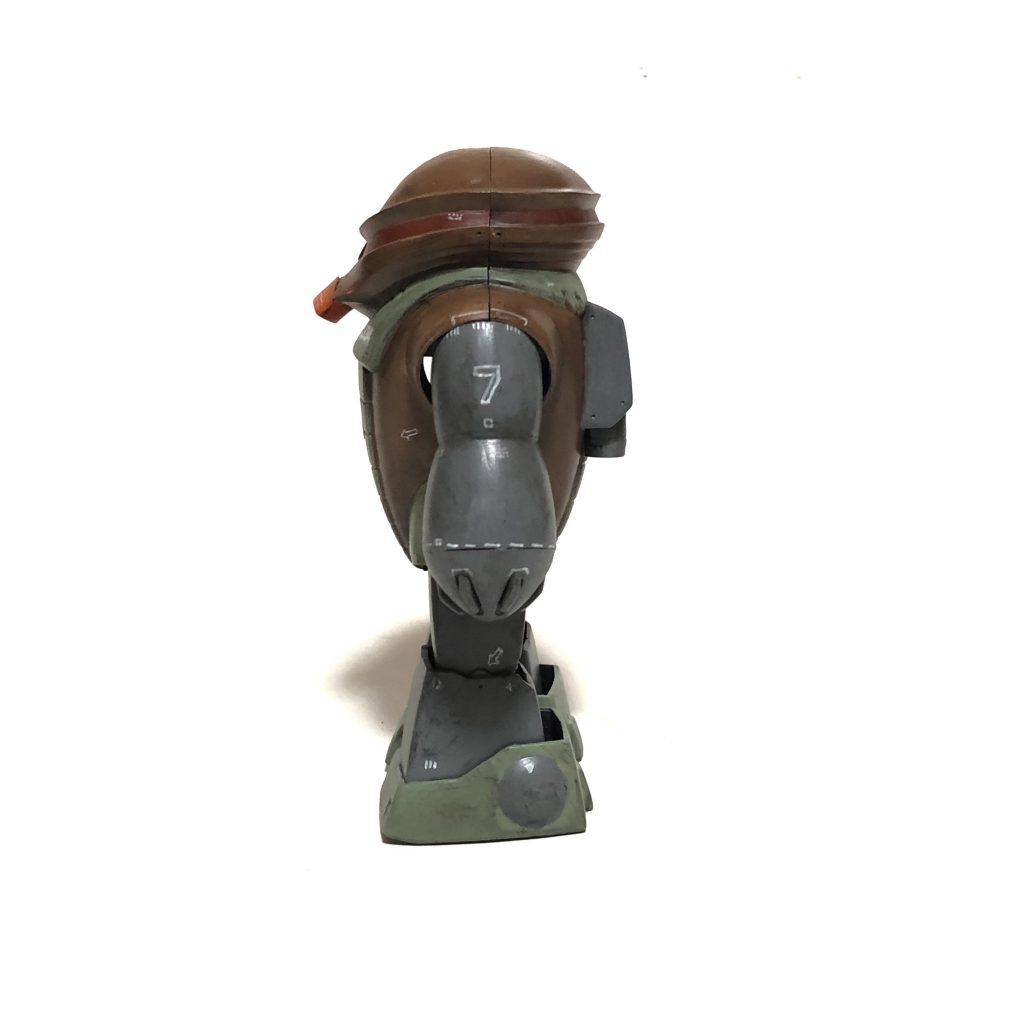 よこほんとはコーションに数字とか入れるの正しくないです。あと胴体の前後パーツは接着まだしてない（笑）