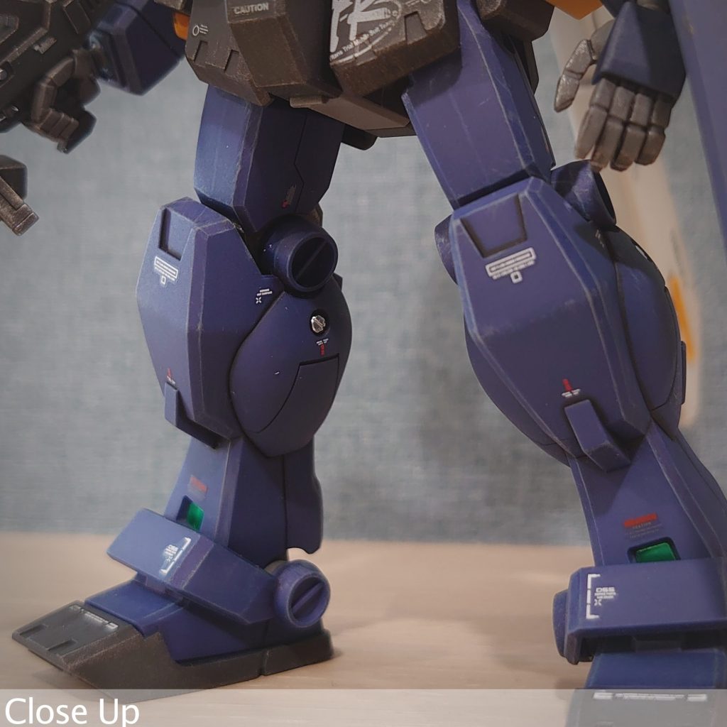 汎用のデカールをいろいろな所に使いながらキット付属のホイルシールも躊躇しないで使います