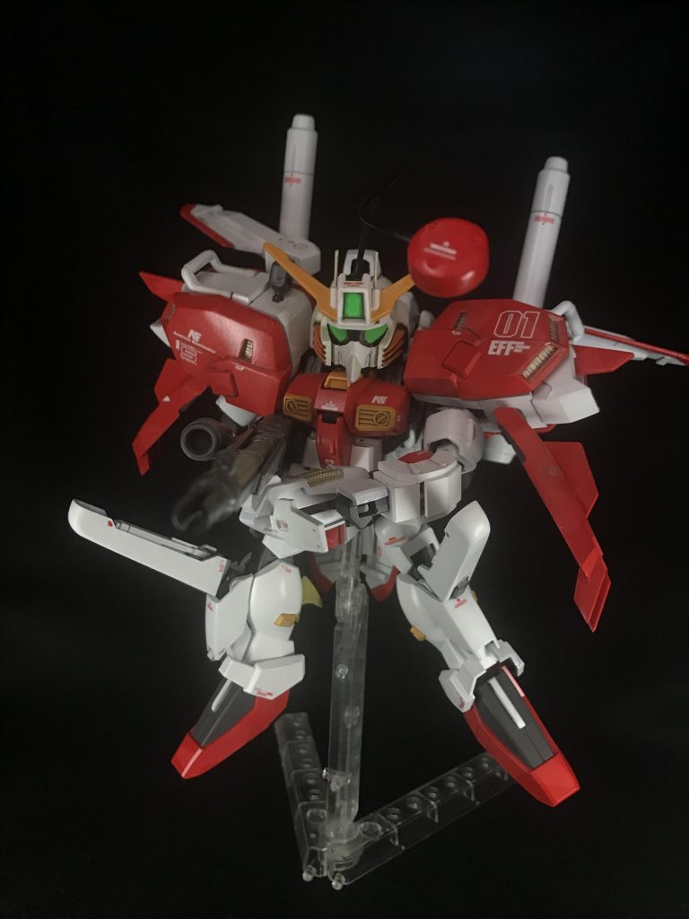 頭部インコムはSDのものを改造して、射出状態を再現できるようにしました。