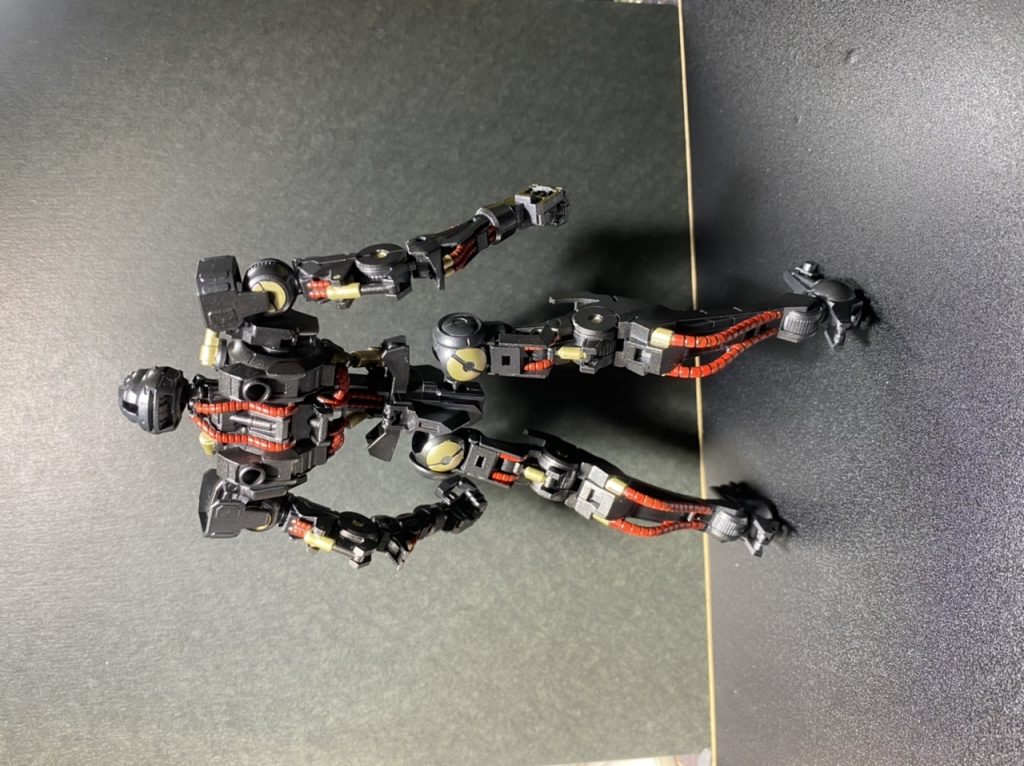 あまり見えない部分だけどフレームも塗り分けしてみました。