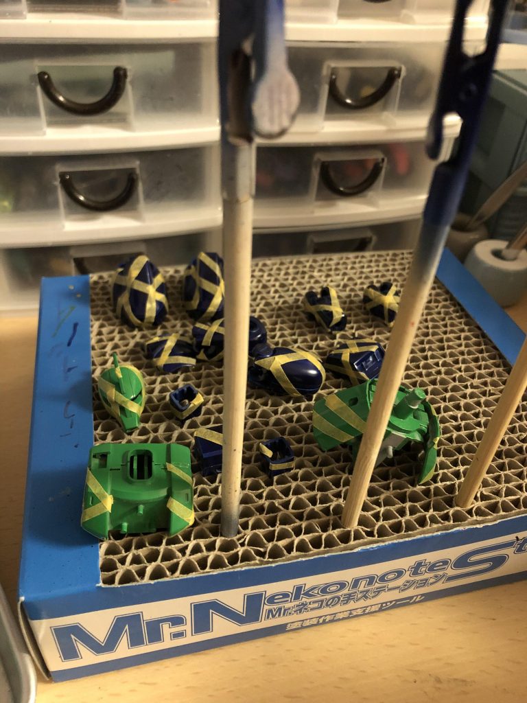 いよいよ本体マスキング貼るのが、意外と大変でした。