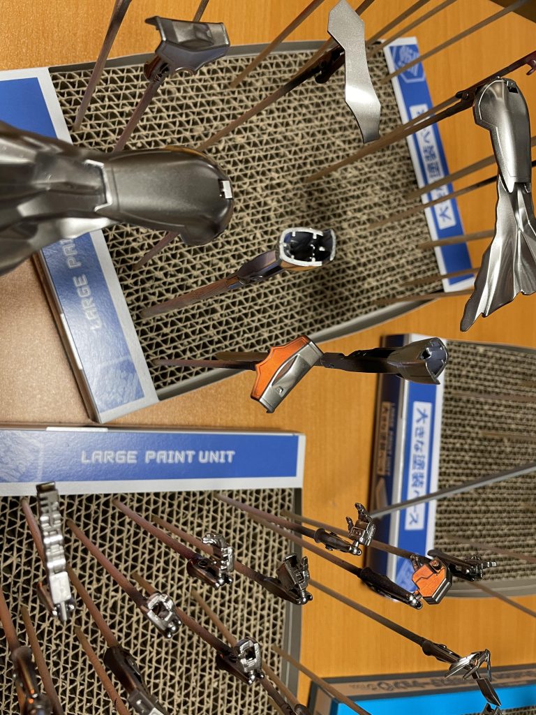 下地のメッキシルバー塗装ガンダムマーカーは凄いな