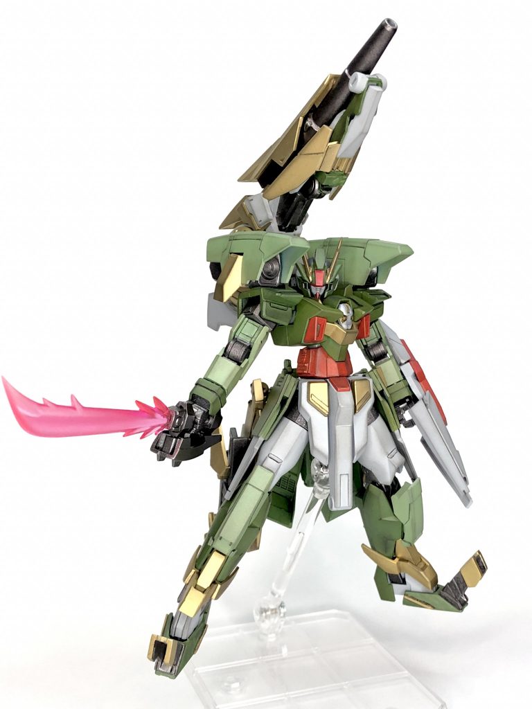 ▲ビームザンバーナックルガードのついた、大型・高出力のビームソード。変形後の尾を構成する。