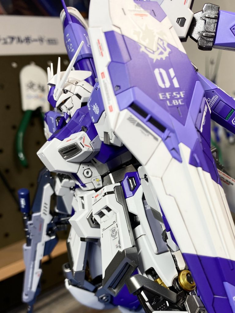 今回の作成カラーは小説版をイメージしましたデカールはまだ発売してないのでHGの逆襲のシャア用デカールを転用してます