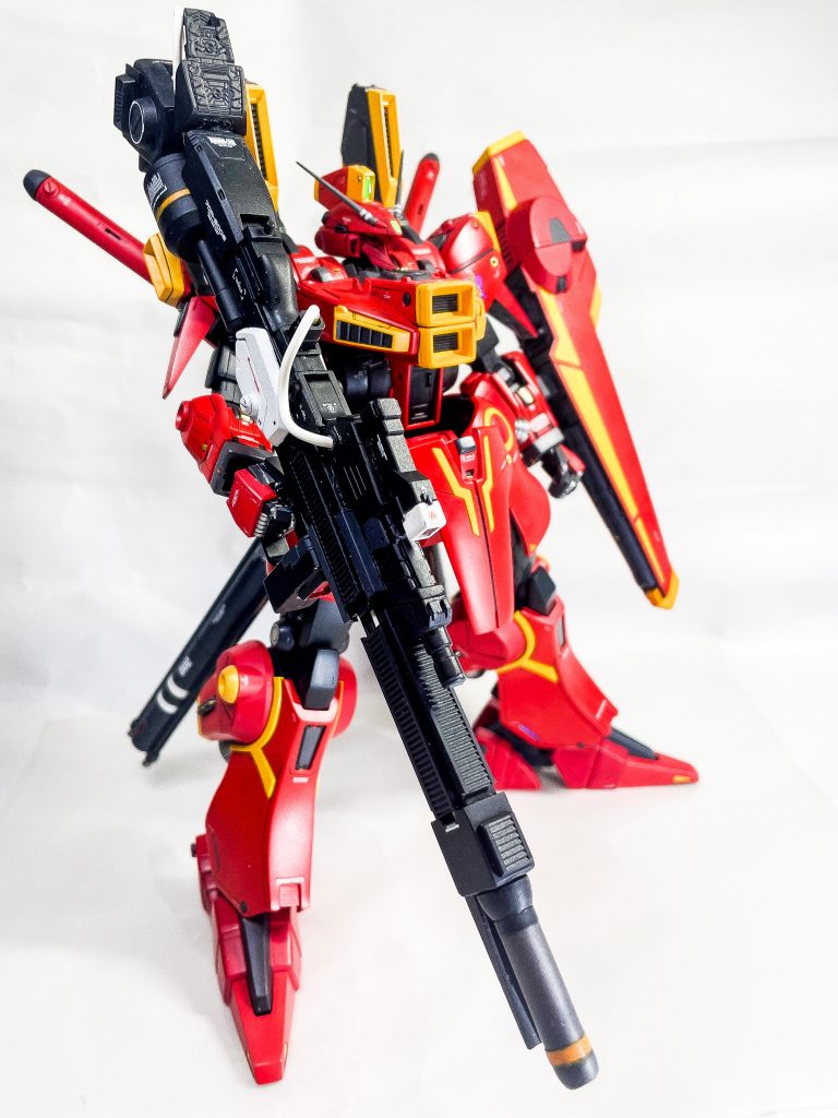 大型機なので、FAZZみたいに、デカイ大砲担げばインパクトあるよねってジャンクパーツでミキシングして制作しました。