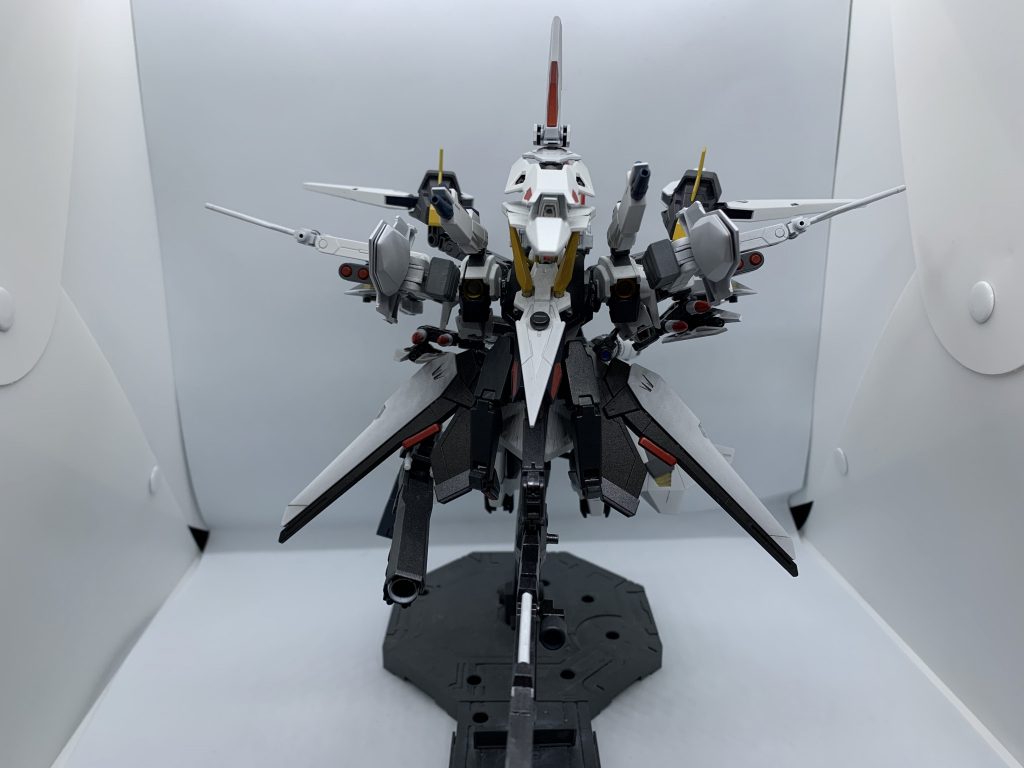 高高度爆撃形態。単騎で大気圏ギリギリまで飛翔し、バリアによって加速による障害を無視して目的地にまで移動可能。